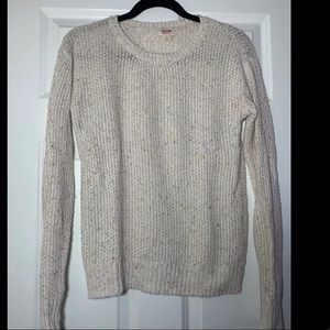 Lightweight sweater with speckles of color